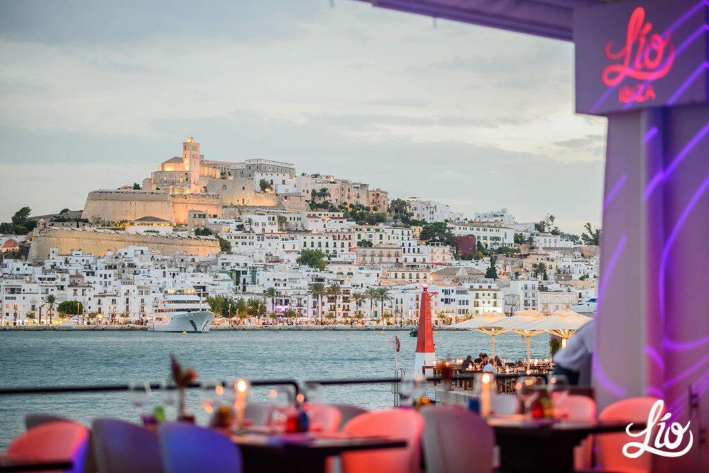 restaurant & cabaret bar à Ibiza été 2020