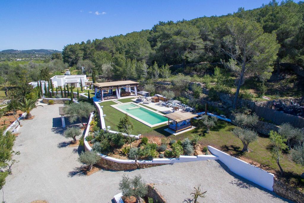 villa de location de vacances avec piscine dans le nord d’Ibiza été 2020