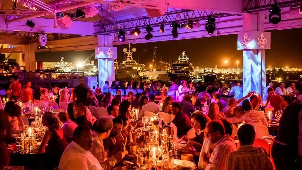 Vacances à Ibiza entre amis