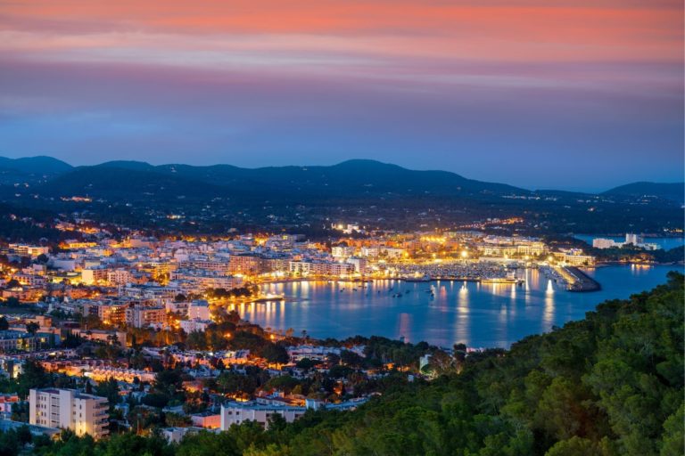 Acheter une propriété à Santa Eulalia del Río, Ibiza 2024